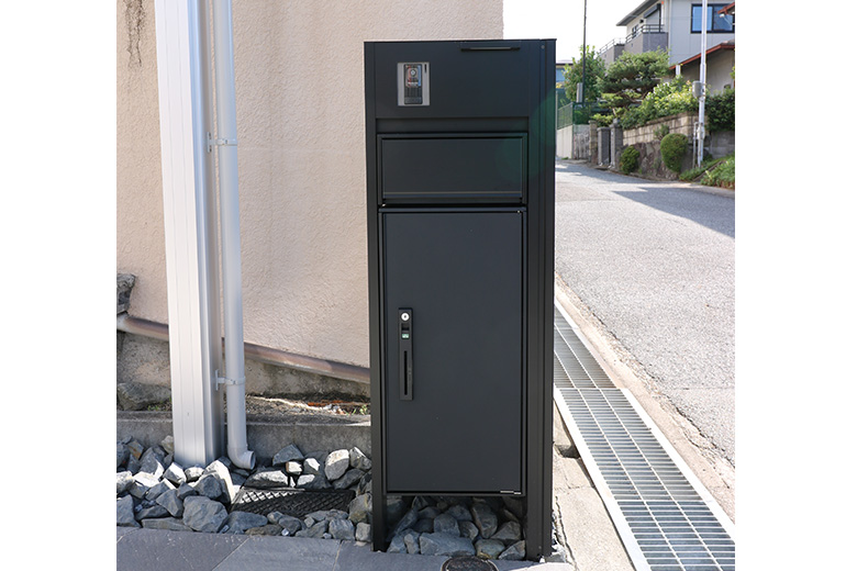 宅配ボックス付き外構のイメージ写真