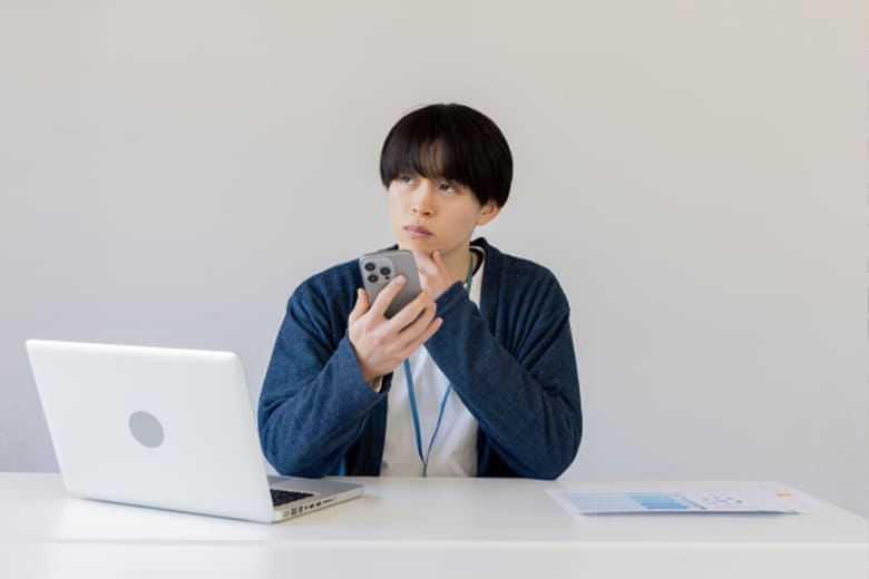 外構はハウスメーカーと専門業者どっちが正解？後悔しない選び方を解説のイメージ画像