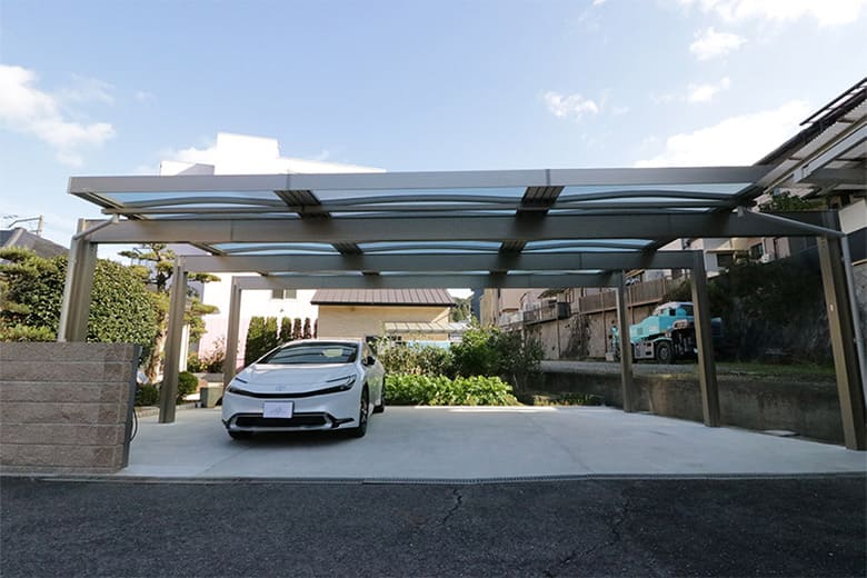 EV時代に備える外構計画とは?後悔しない充電設備と駐車場設計を解説のイメージ画像