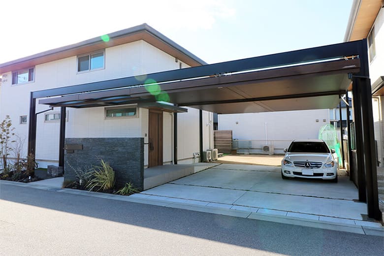 EV時代に備える外構計画とは?後悔しない充電設備と駐車場設計を解説のイメージ画像