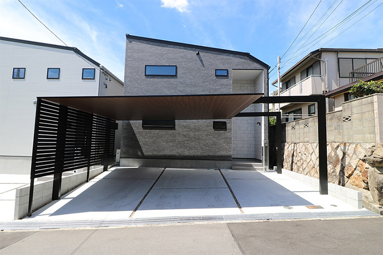 カーポートなしでも大丈夫？後悔するケース・しないケースのイメージ画像