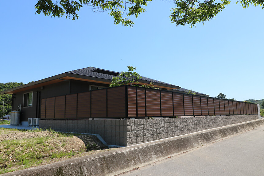 神戸市西区広大な敷地の平屋新築外構の施工後写真