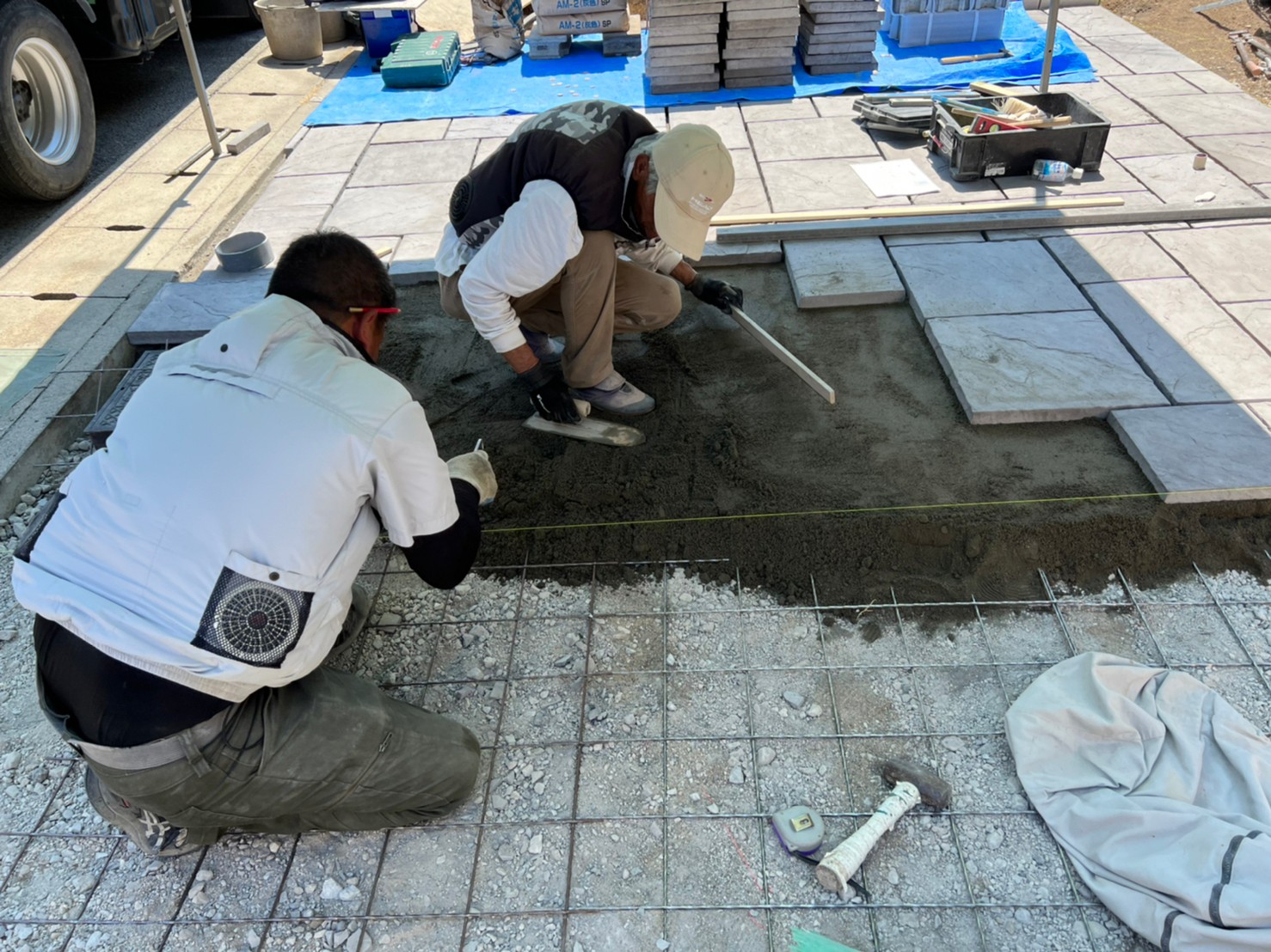 神戸市西区駐車場を拡張して見た目もおしゃれにの施工中写真